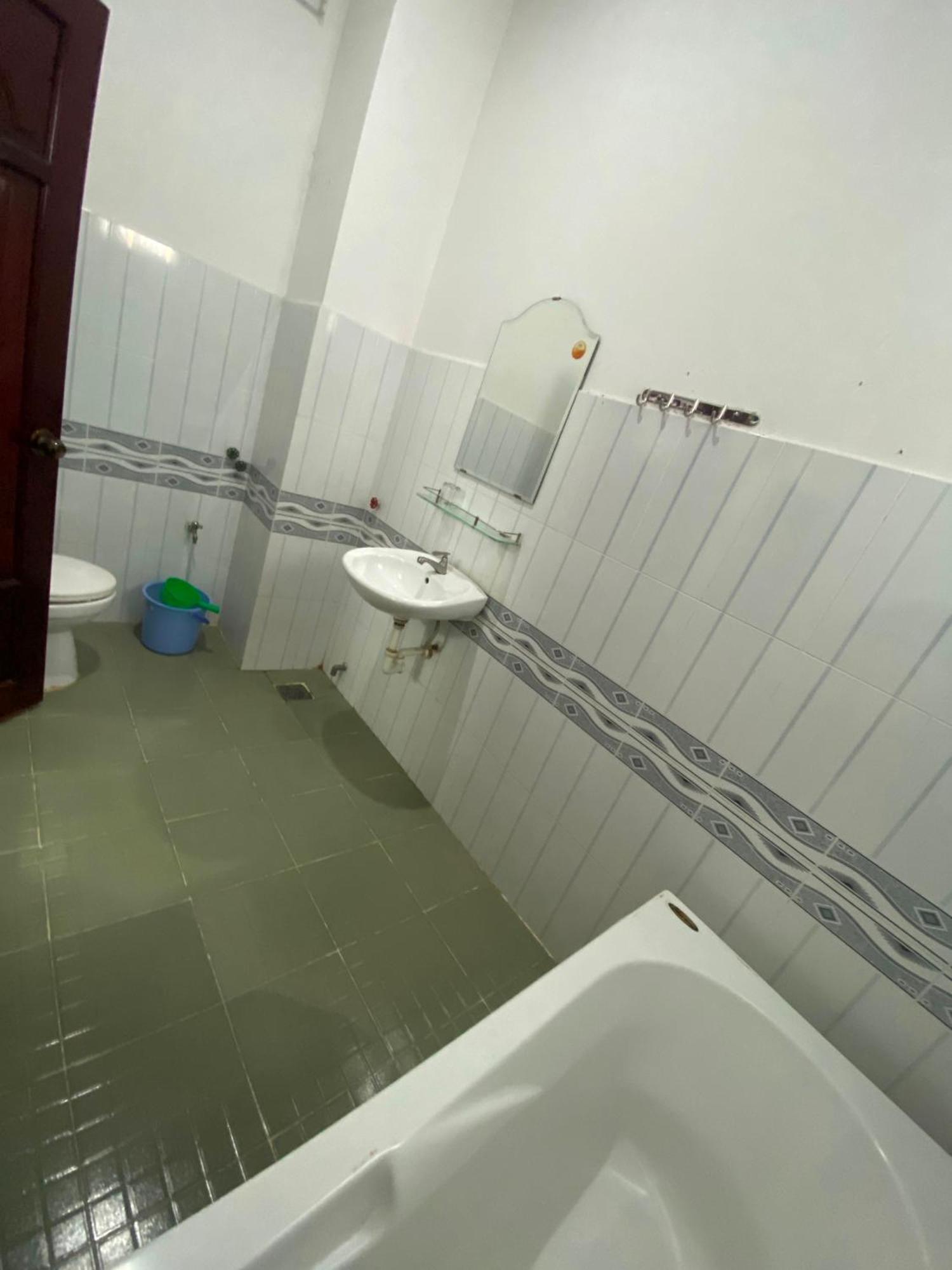 Khách Sạn Kim Phụng Ngân Can Tho Esterno foto