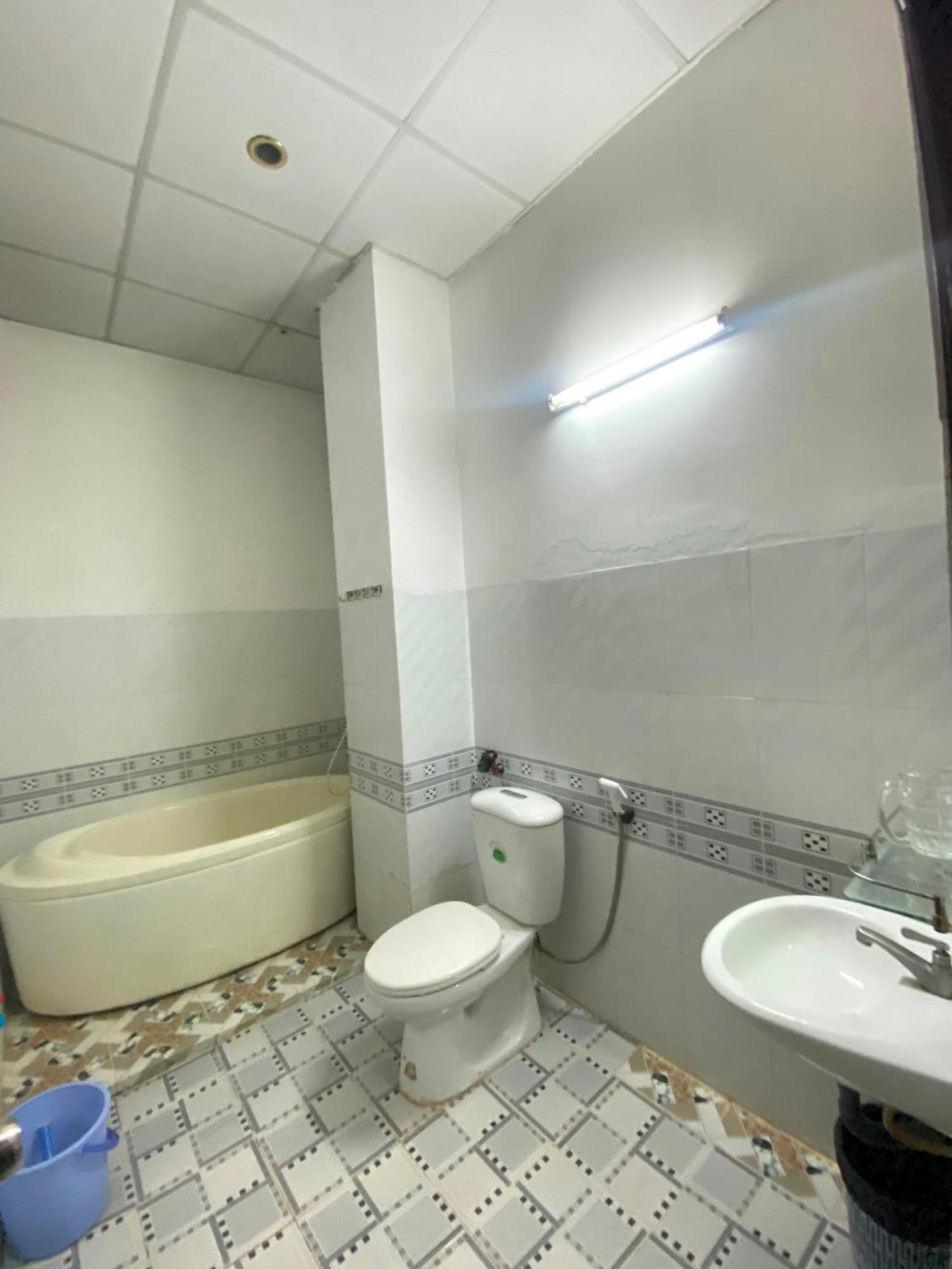 Khách Sạn Kim Phụng Ngân Can Tho Esterno foto