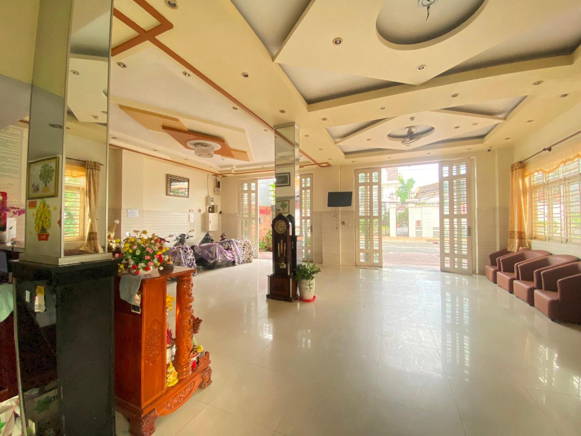 Khách Sạn Kim Phụng Ngân Can Tho Esterno foto